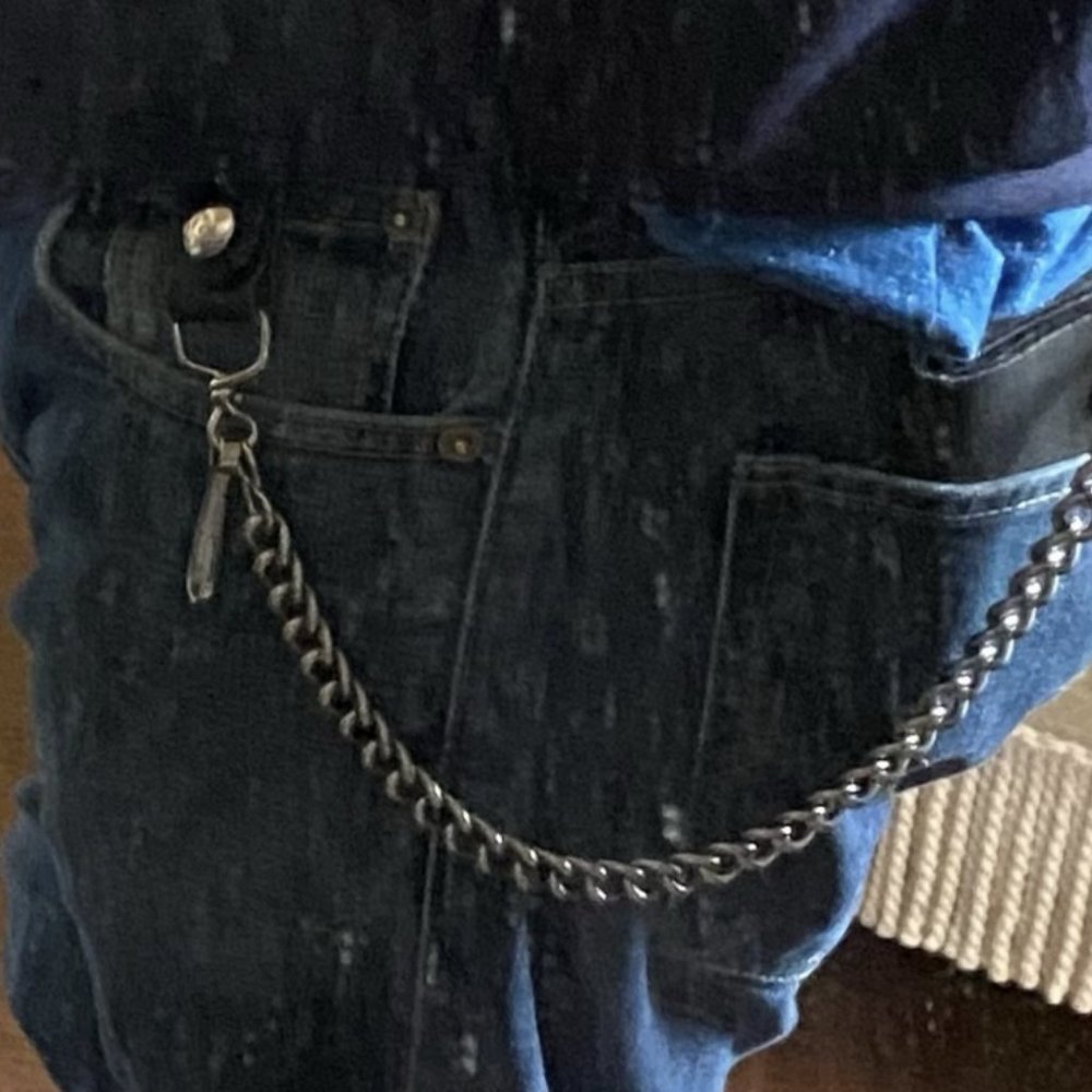 Great leather and chain  tri-fold wallet